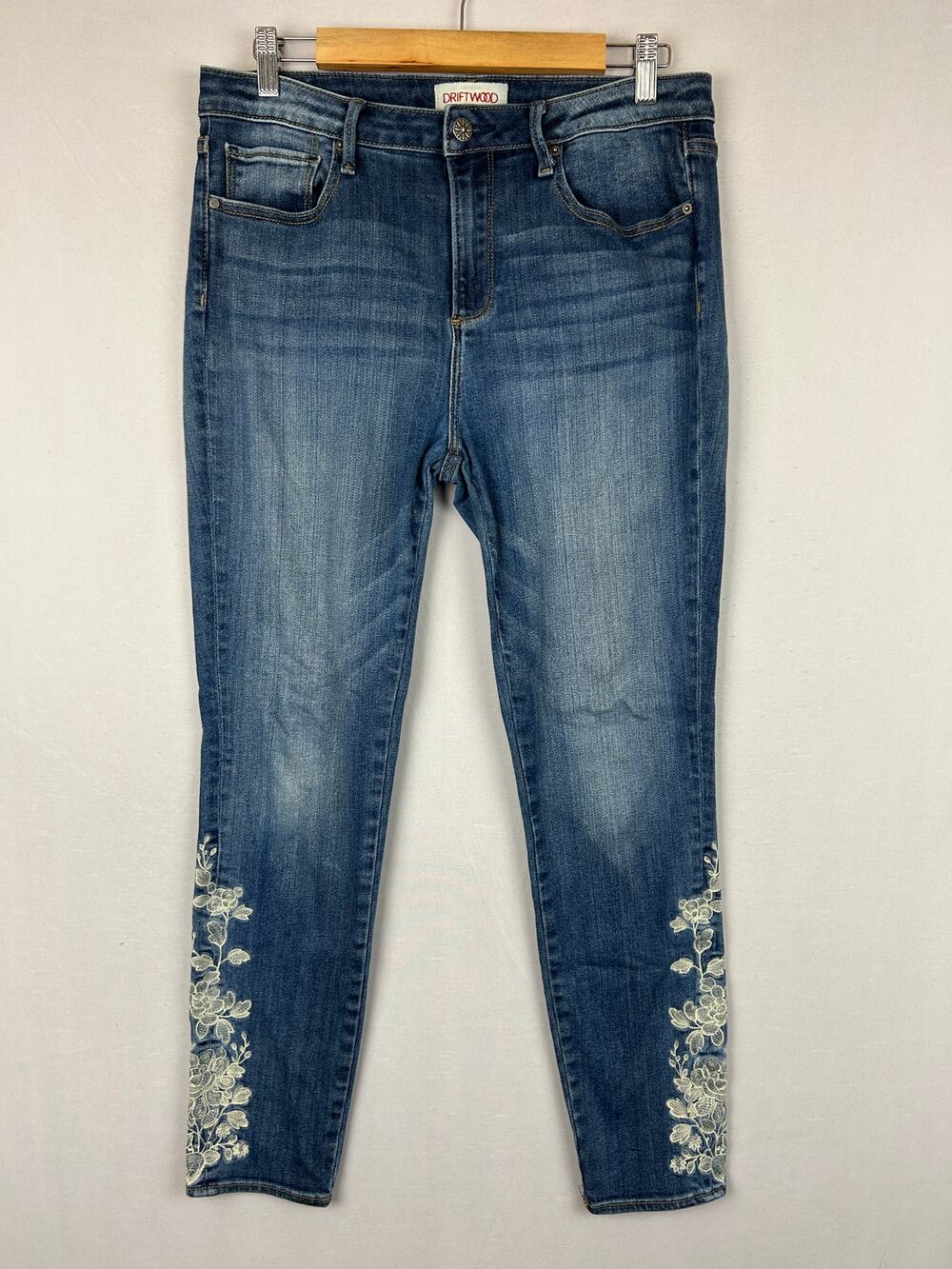 Driftwood Jackie High Rise Embroidered Straight Leg Jeans Women's Size 30x28
